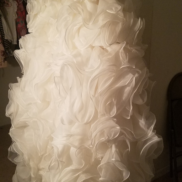 Wedding Dress. - Picture 5 of 11